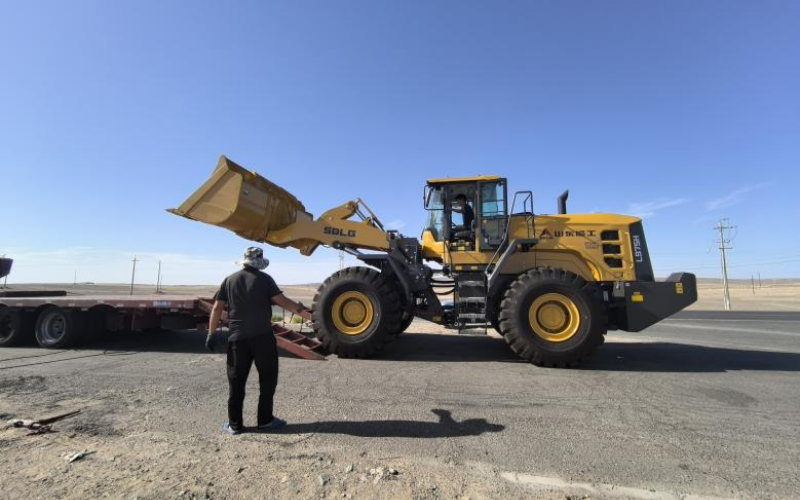 Se han entregado dos cargadores de ruedas a la ciudad de Hami, Xinjiang, China. Se han entregado dos cargadores de ruedas a la ciudad de Hami, Xinjiang, China.