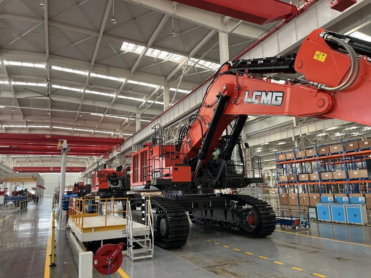 ¡El excavador de minería ME136 ha salido oficialmente de la línea de producción! ¡El excavador de minería ME136 ha salido oficialmente de la línea de producción!