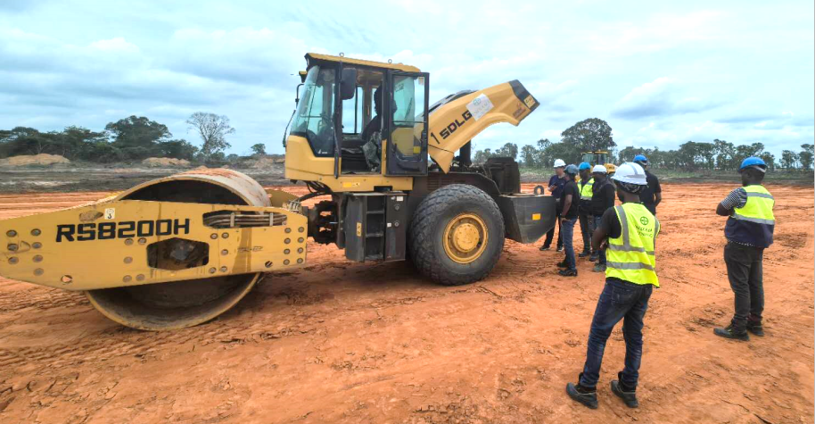 El equipo completo de Lingong impulsa la construcción de una mina en el sur de África