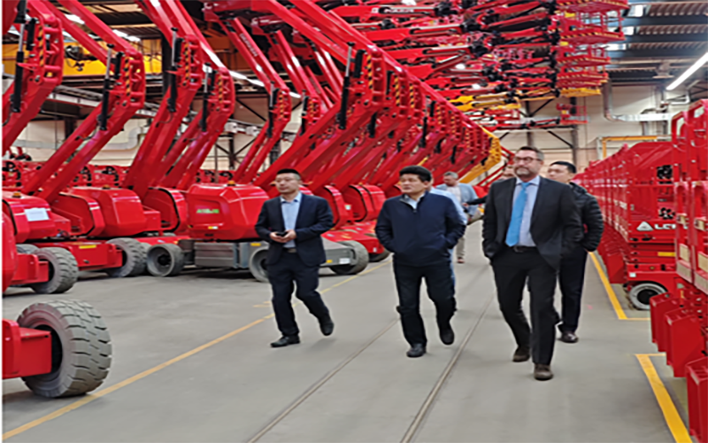 La alta dirección de Lingong Group visita Europa para reforzar su estrategia de expansión global